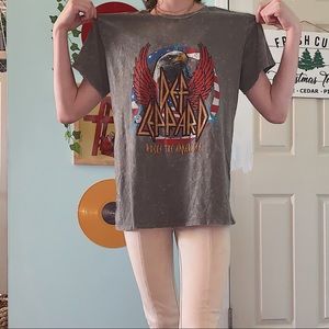 Def Leppard band tee